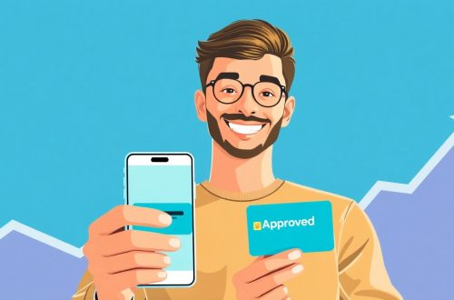 Человек держит карту и смартфон с одобрением займа без залога.